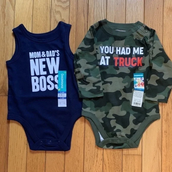 Disney set,onsie,pants, and headband. 2 garanamils onsies 3 to 6 month - Picture 5 of 8